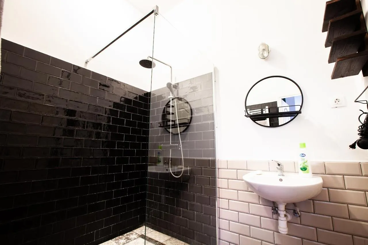 Hedonist Lodge 1 Budapest 0*,